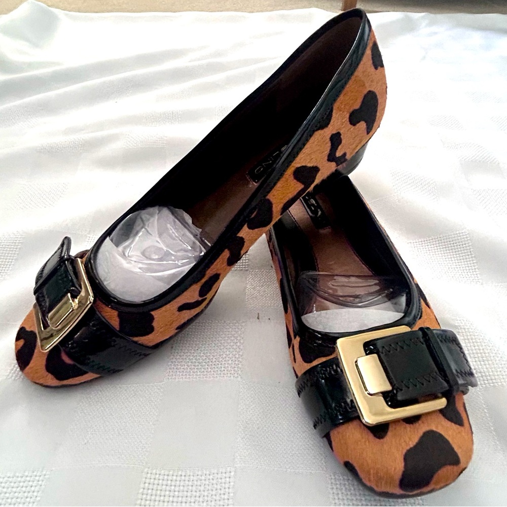 Bandolino Leopard Print Ballet Flats Size 6.5